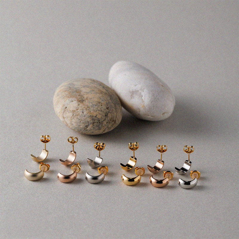 K18post ハーフラウンドピアス