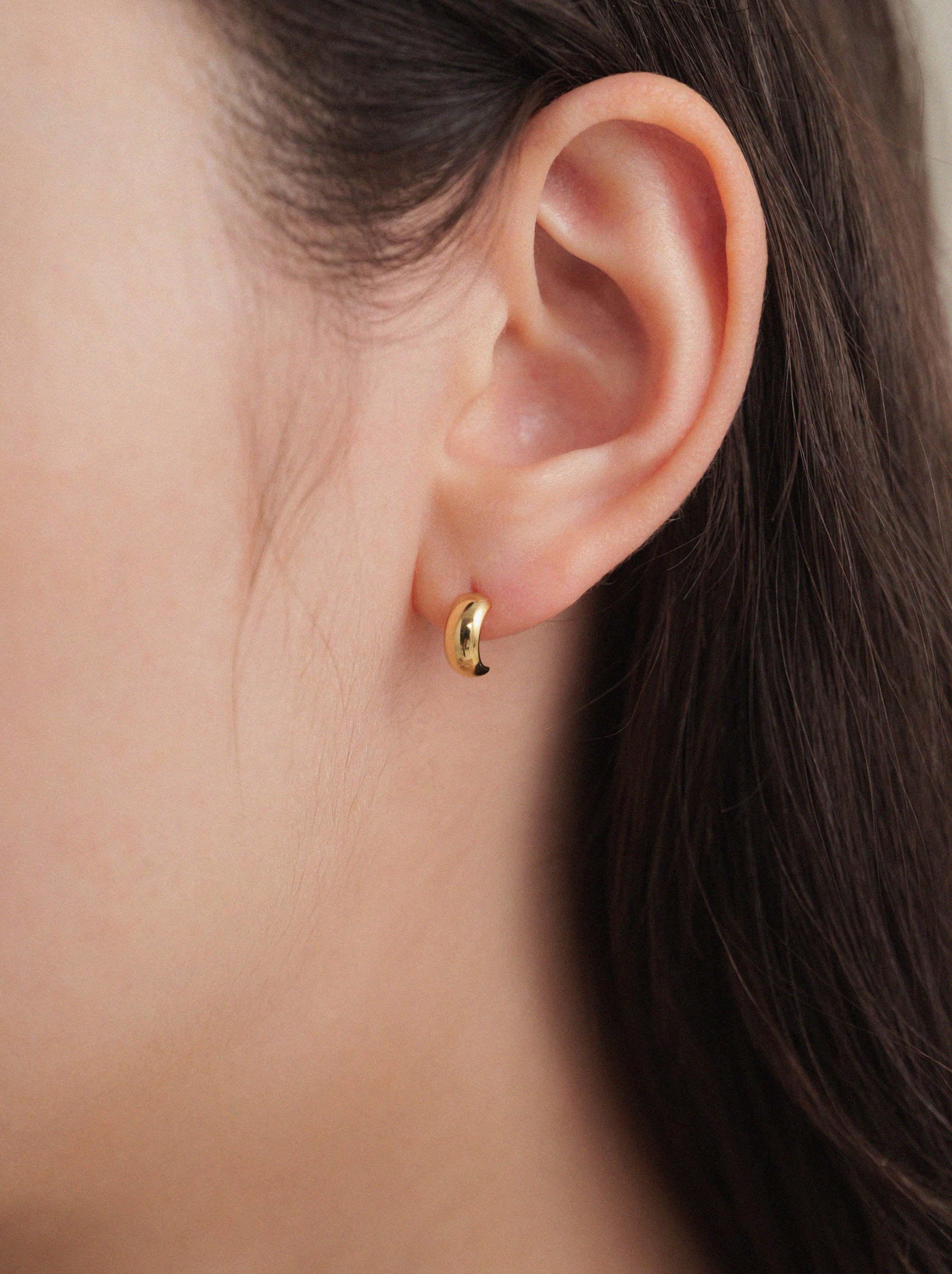 K18post ハーフラウンドピアス | LOKUMI