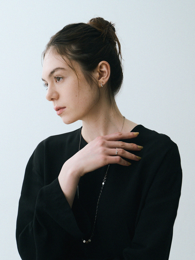 Pt900post ハーフラウンドパヴェピアス