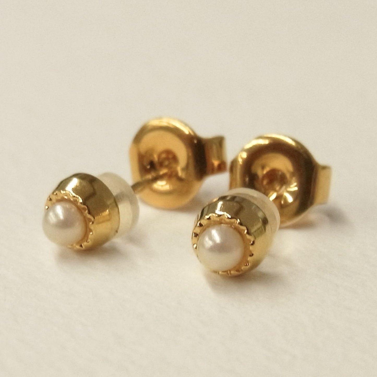 K18post プチシンプルスタッドピアス