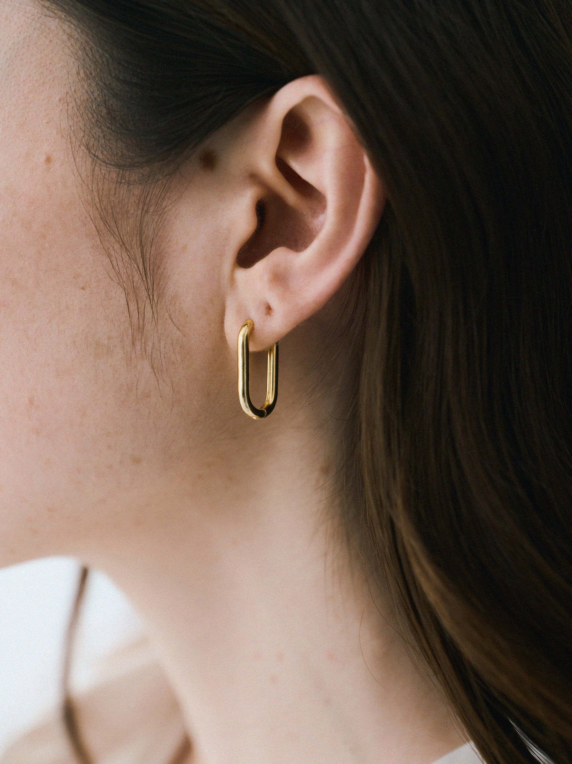 Pt900post オーバルフープピアス