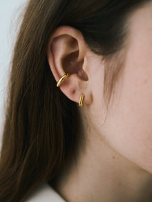 K18post スクエアフープピアス