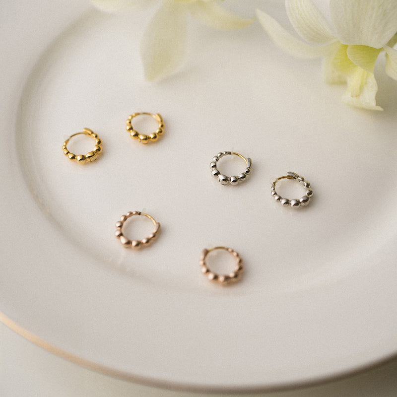 K18post ラウンドボールフープピアス