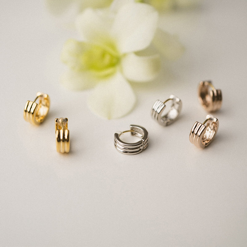 K18post テクスチャーフープピアス