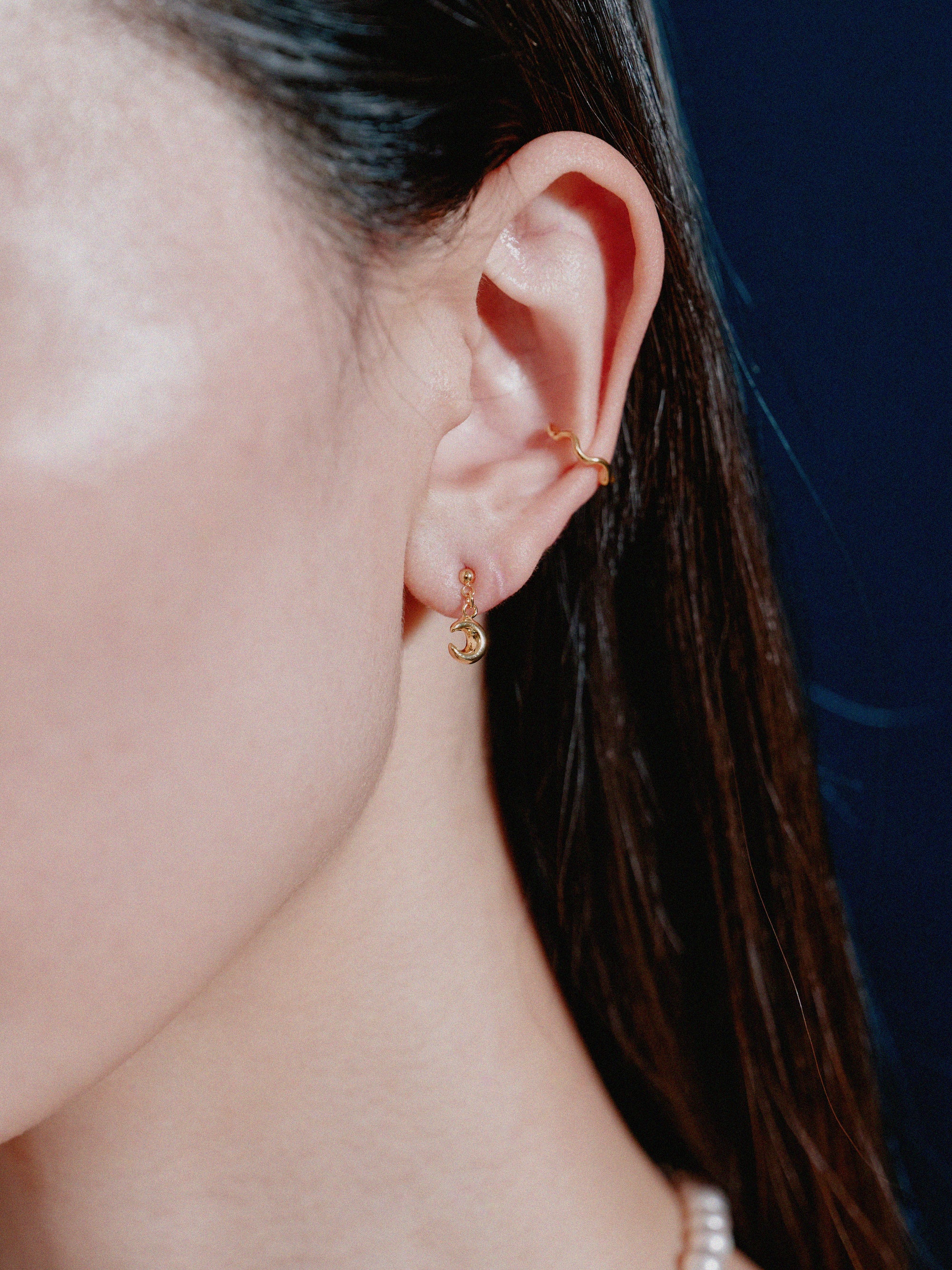 K18post クレセントピアス