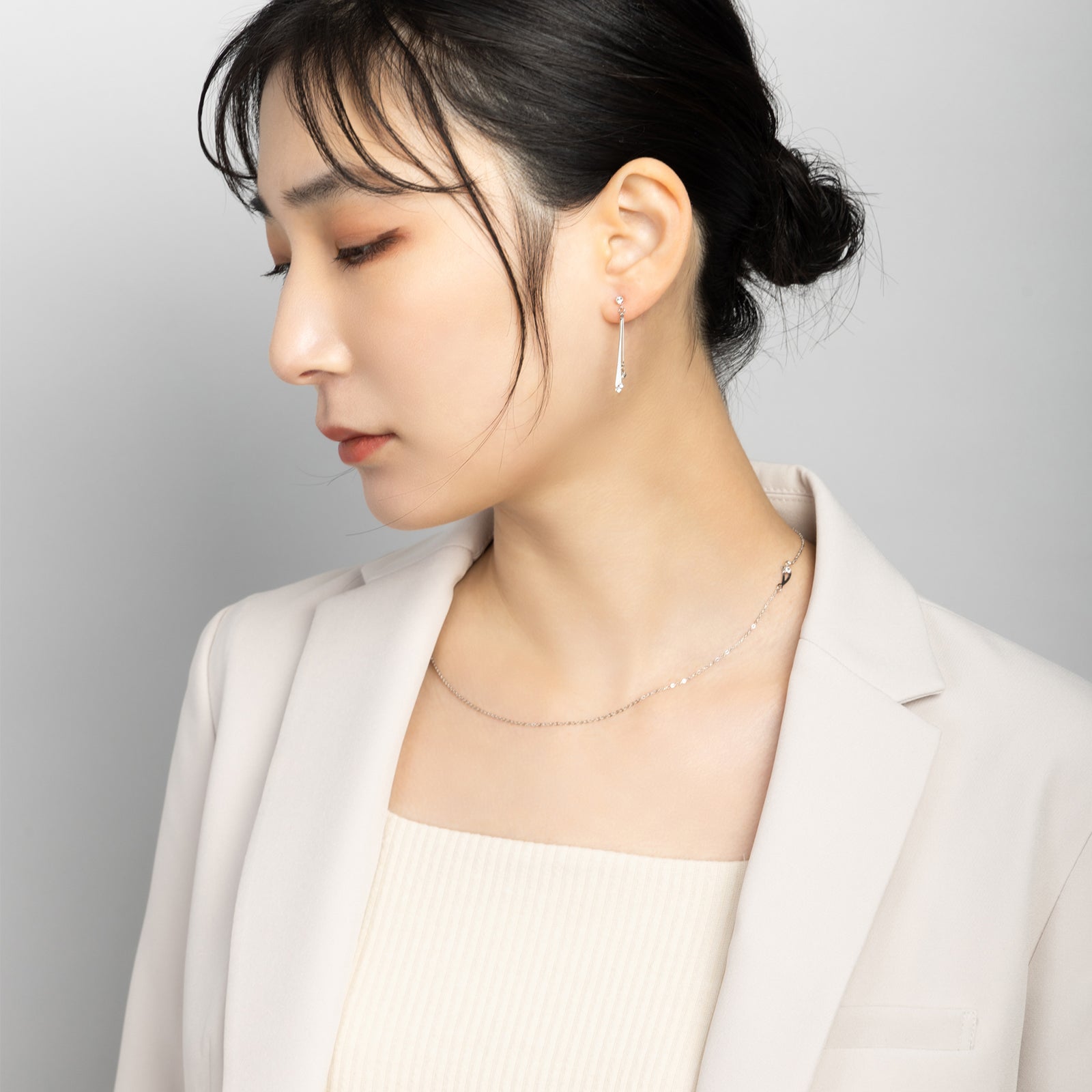 K18post メタルバー&ビジューピアス