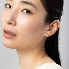 K18post スクエアフレームフープピアス