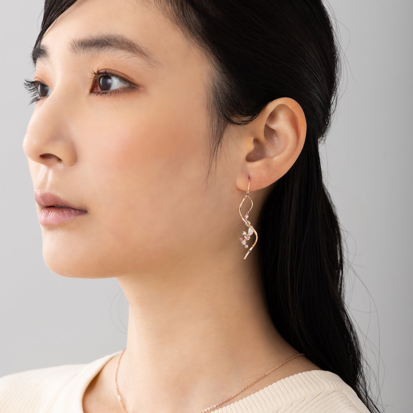 Preciosa Crystal アシンメトリーフックピアス – LOKUMI