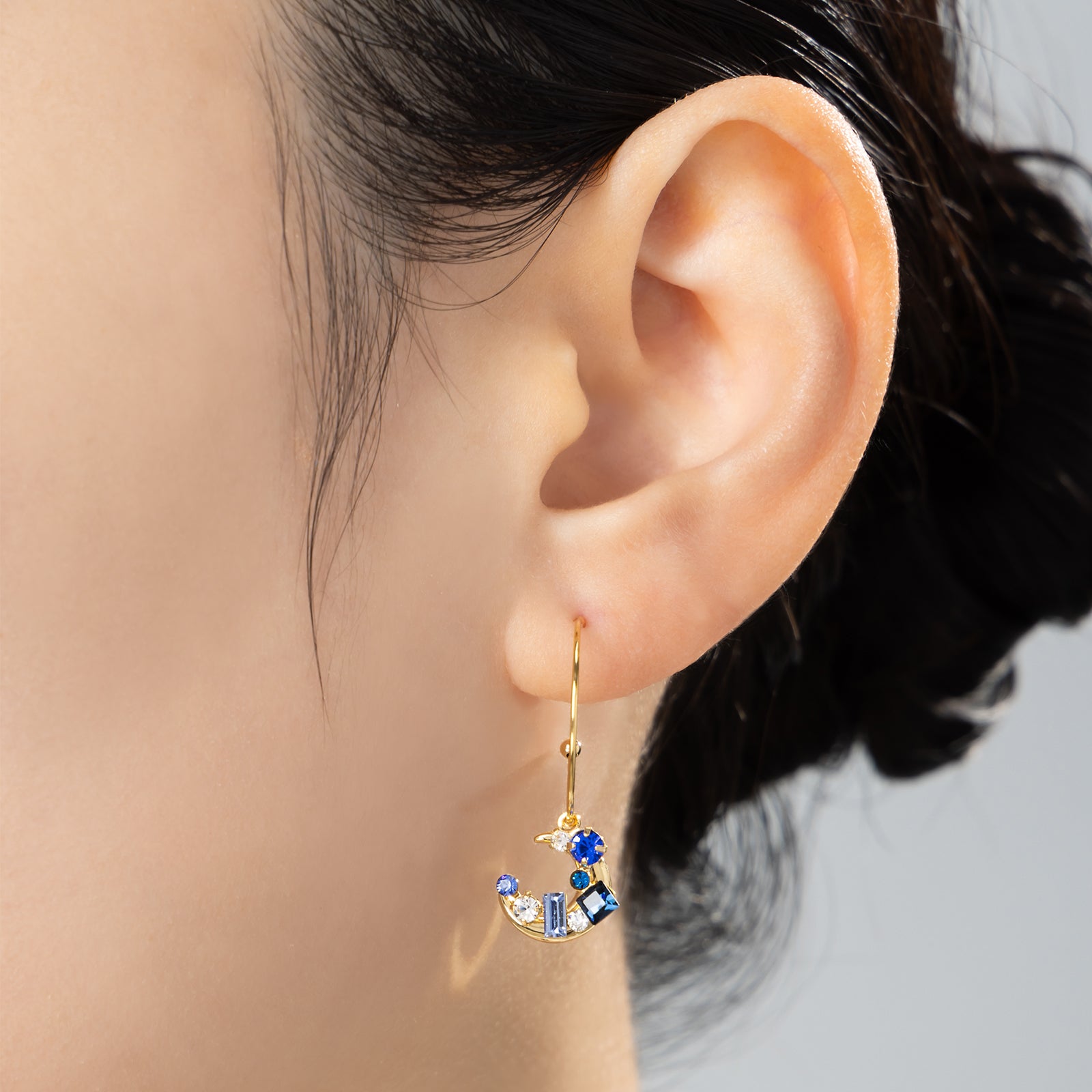 Preciosa Crystal クレセントフープピアス