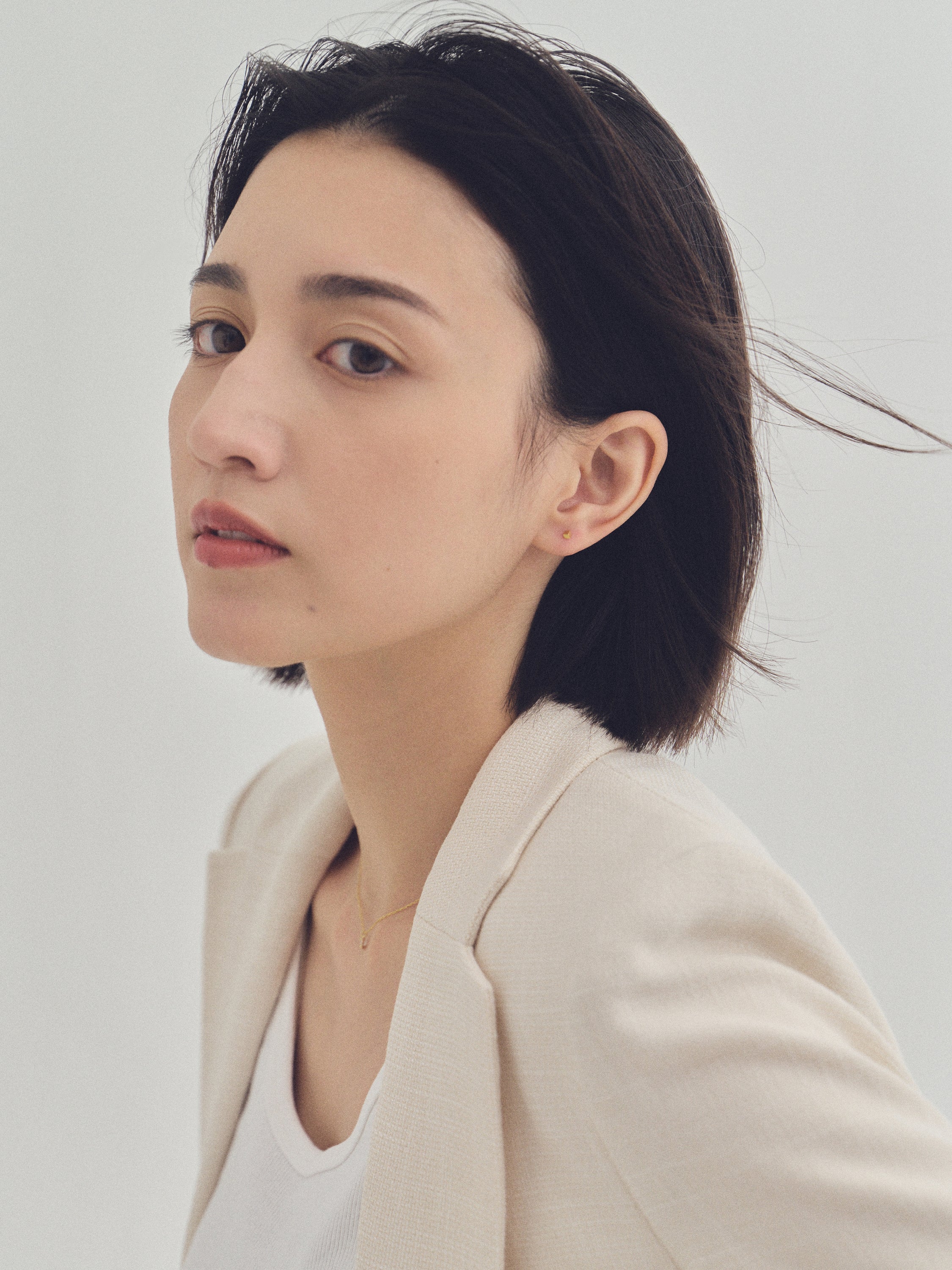 Pt900post キューブピアス 2サイズ