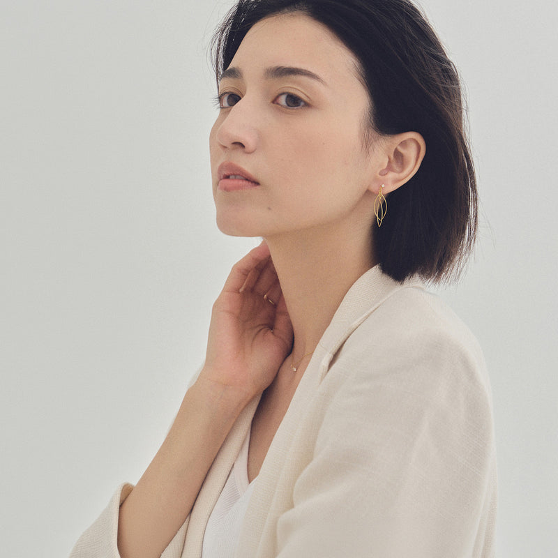 Pt900post マーキスフレームピアス