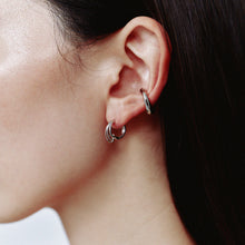 Pt900post トリニティフープピアス