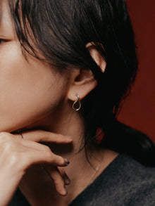 Pt900post ツイステッドフープピアス