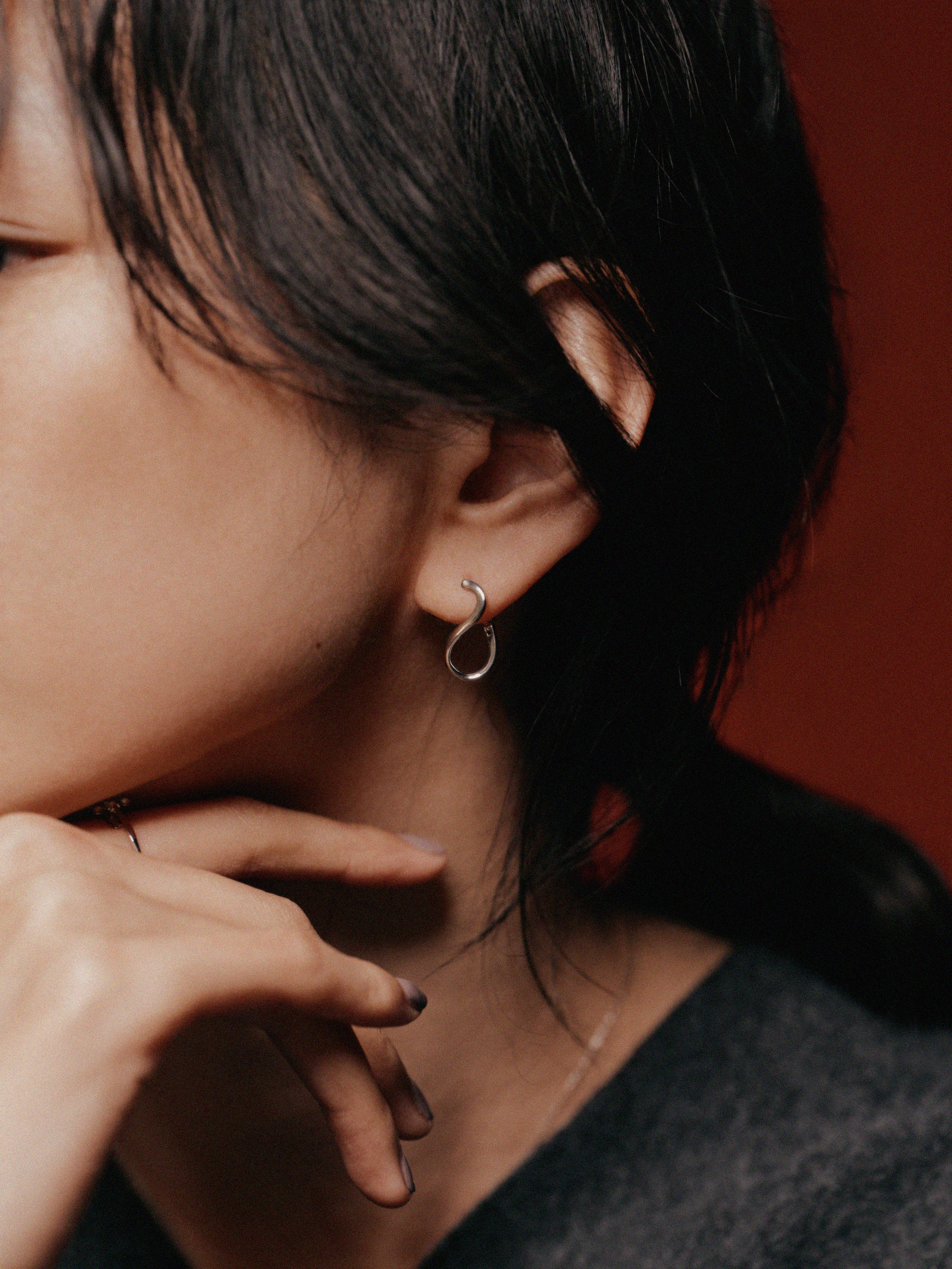 Pt900post ツイステッドフープピアス