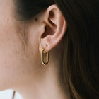 Pt900post オーバルフープピアス