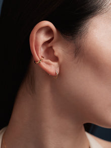 ハーフフープピアス