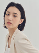 Preciosa Crystals アシンメトリーフックピアス